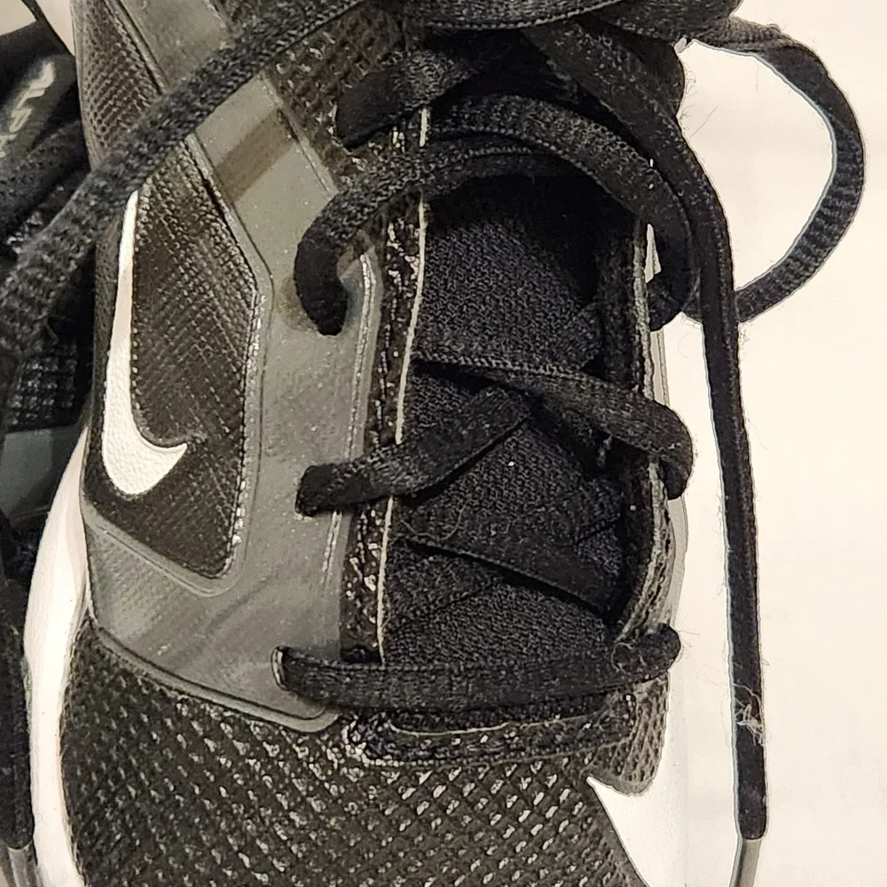 Nike‎ Alpha Youth Size 4.5Y Black Gray Cleats FQ4012-001